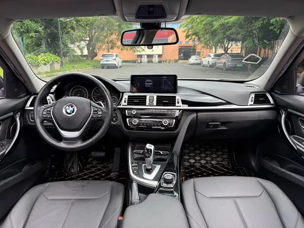 BMW 3 Series 2016 — фото 11