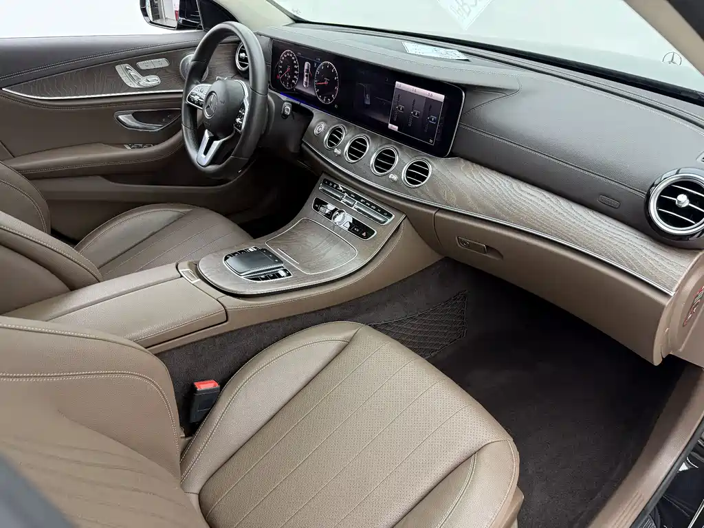 Mercedes-Benz E-Class 2020 — фото 16