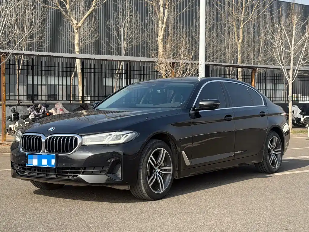 BMW 5 Series 2021 — фото 1