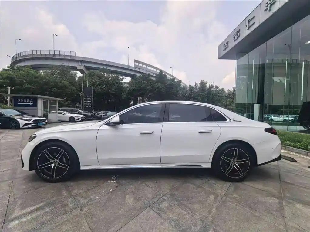 Mercedes-Benz E-Class 2024