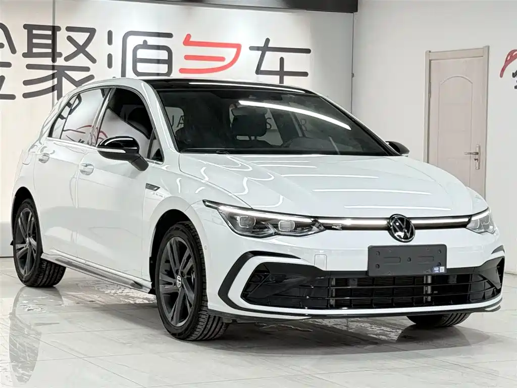 Volkswagen Golf 2024