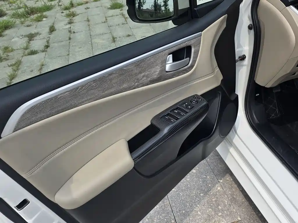 Honda Jade 2017 — фото 11