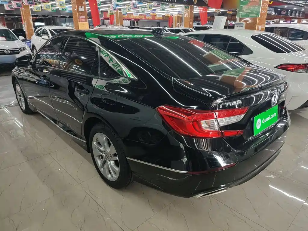 Honda Accord 2019 — фото 10