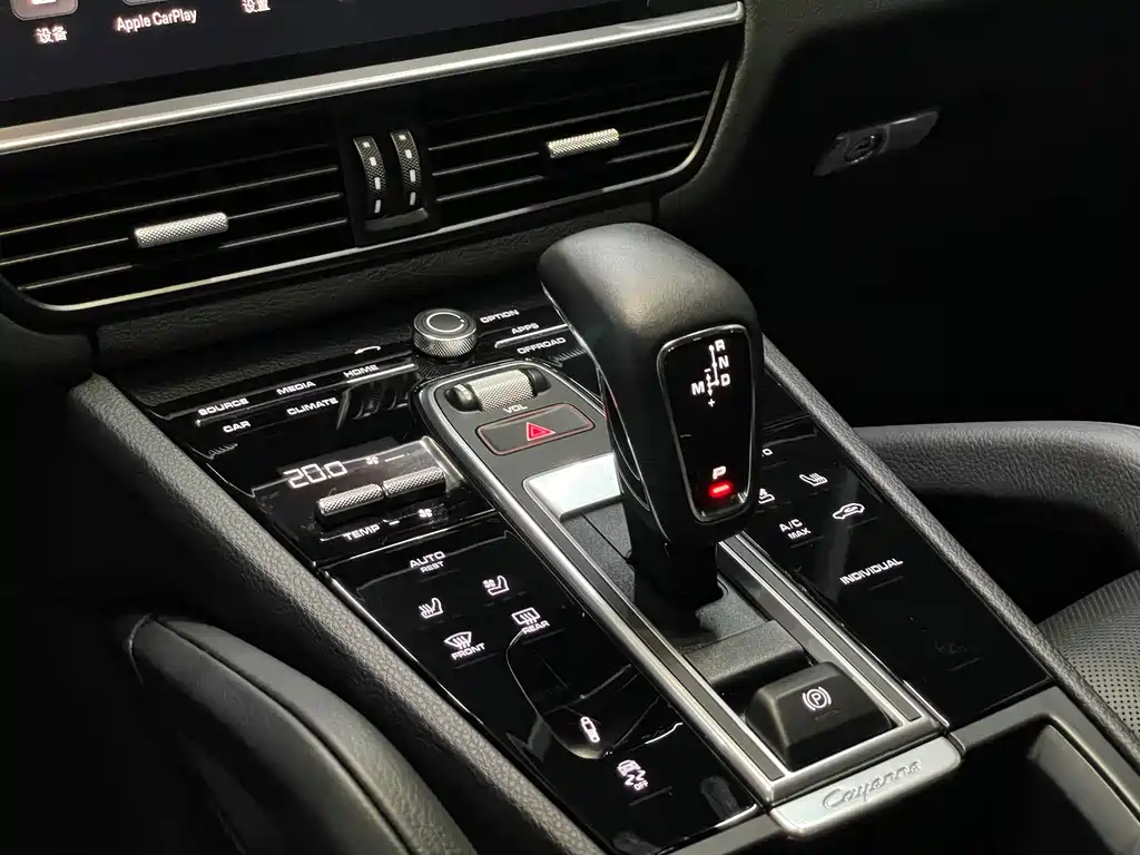 Porsche Cayenne Hybrid 2023 — фото 11