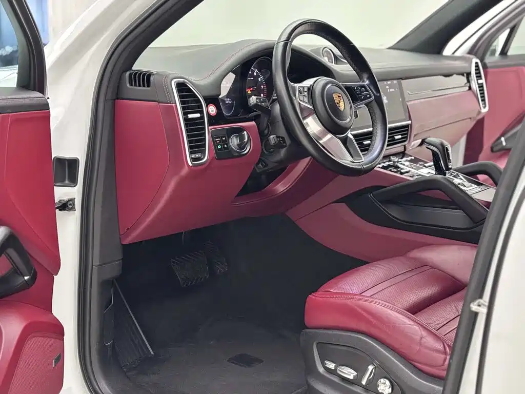 Porsche Cayenne 2018 — фото 15