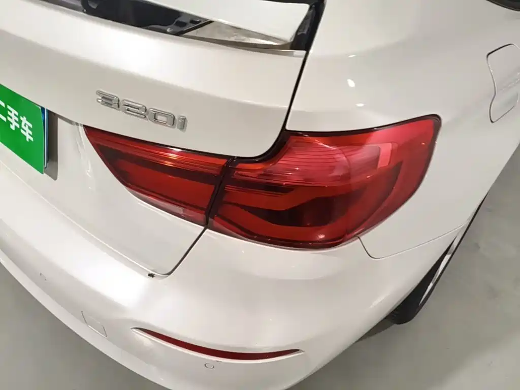 BMW 3 Series GT 2018 — фото 8