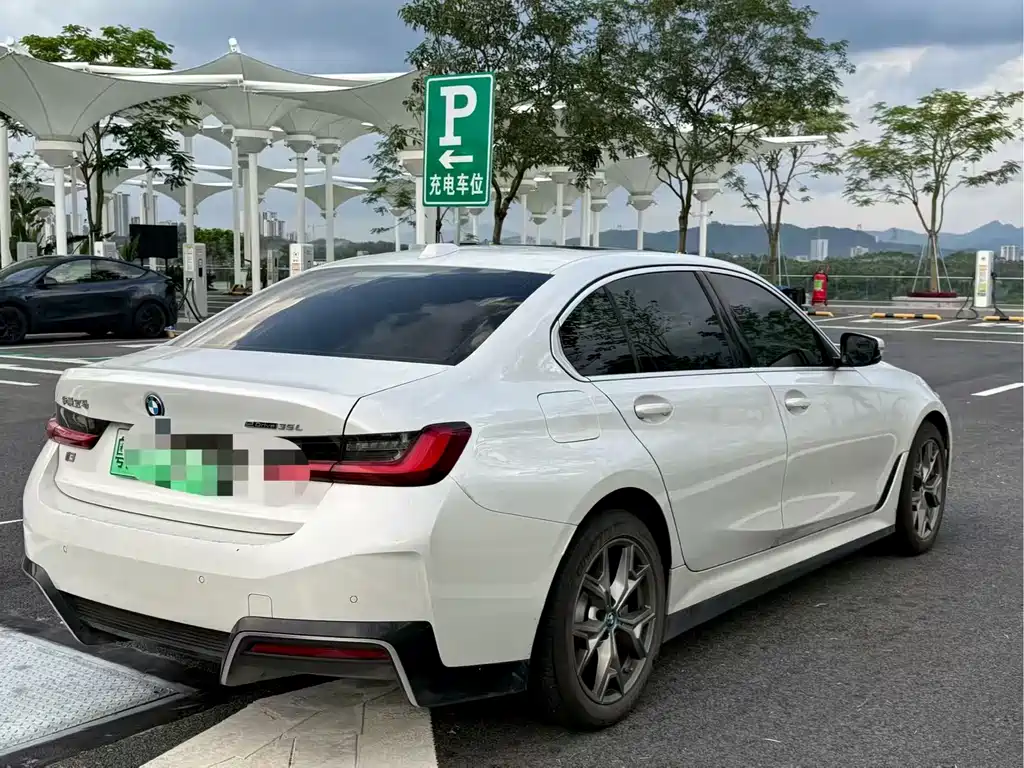 BMW i3 2023