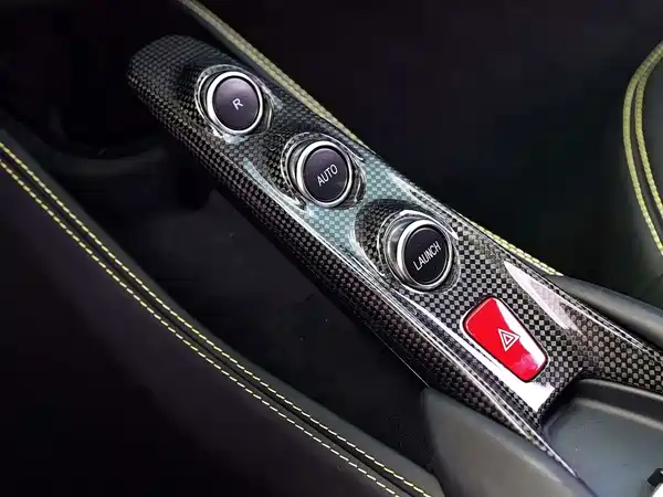 Ferrari F8 2023