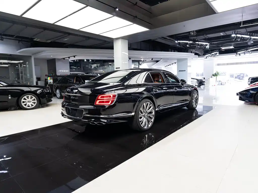 Bentley Flying Spur 2022 — фото 14