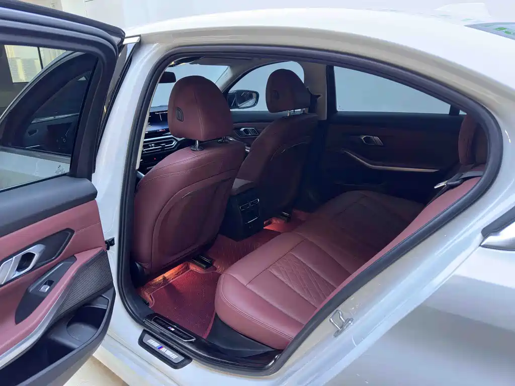 BMW 3 Series 2023 — фото 10