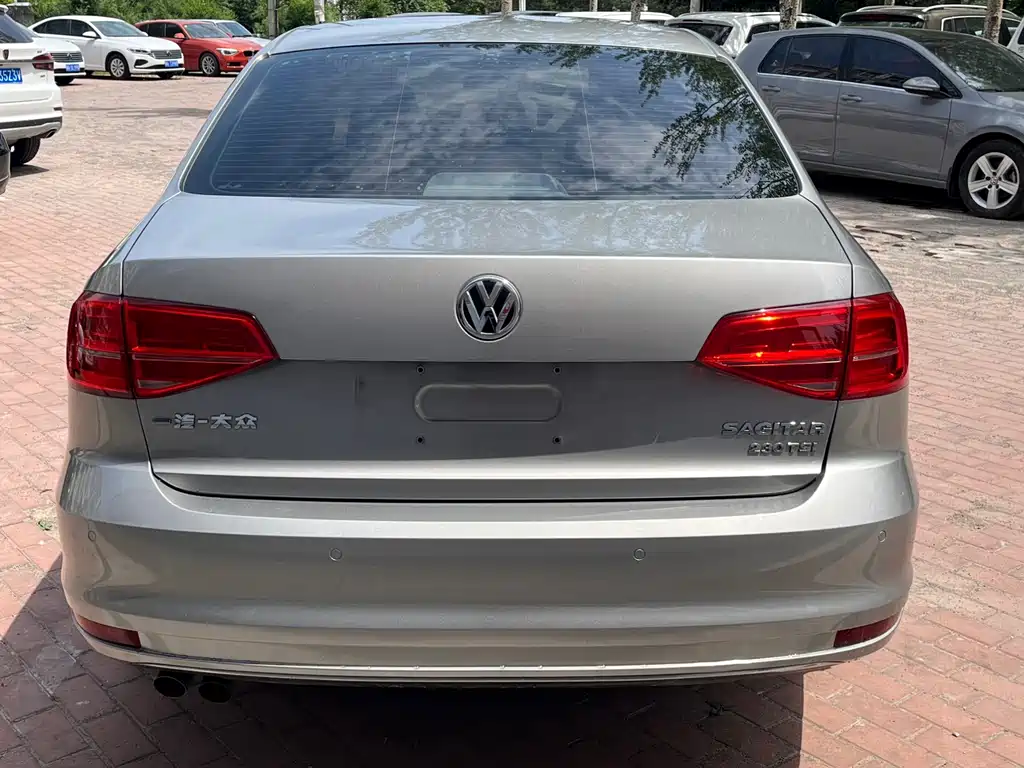 Volkswagen Sagitar 2017