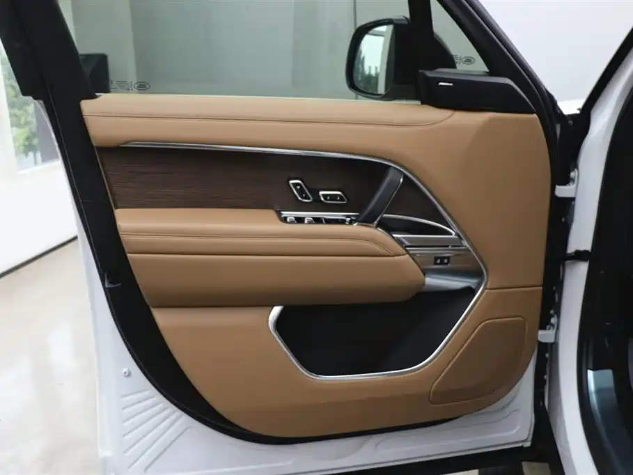 Land Rover Range Rover 2025 — фото 10