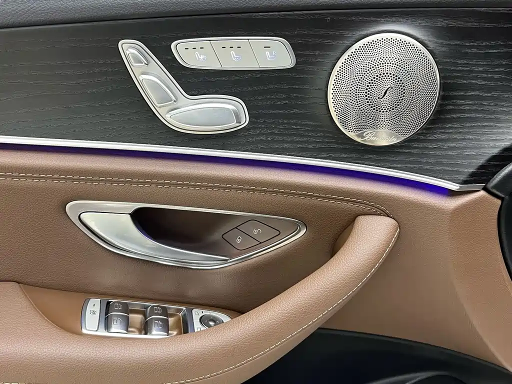 Mercedes-Benz E-Class 2022 — фото 19