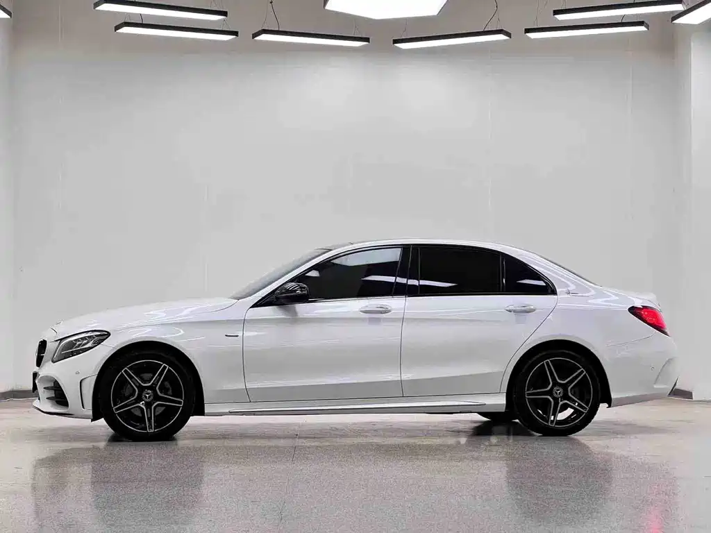 Mercedes-Benz C-Class 2022