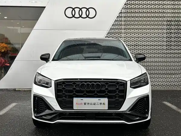Audi Q2L 2024