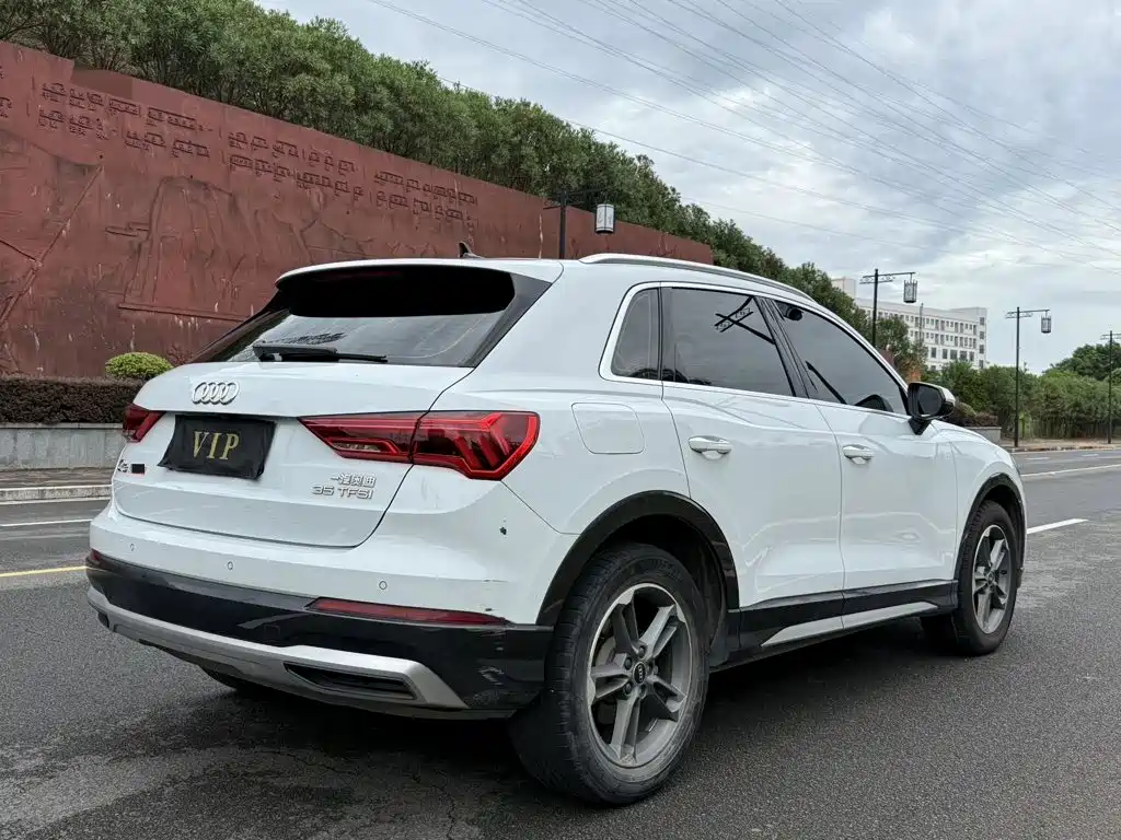 Audi Q3 2021