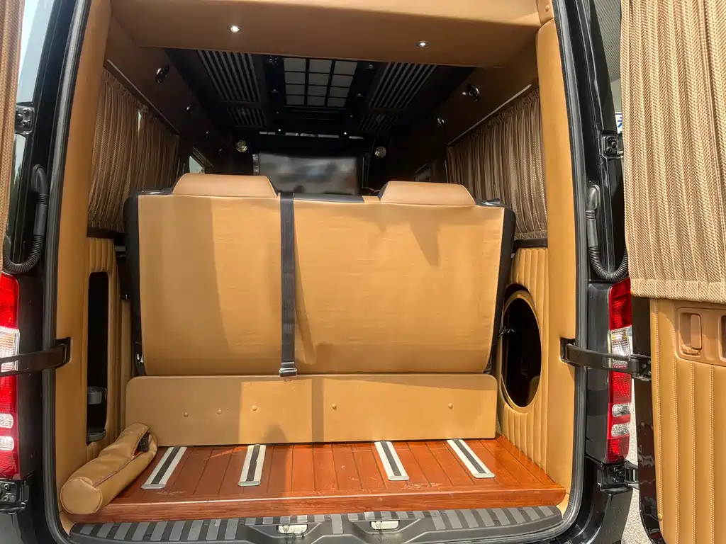 Mercedes-Benz Sprinter 2015 — фото 10