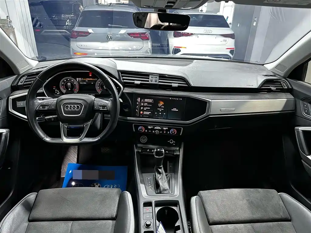 Audi Q3 2023 — фото 11