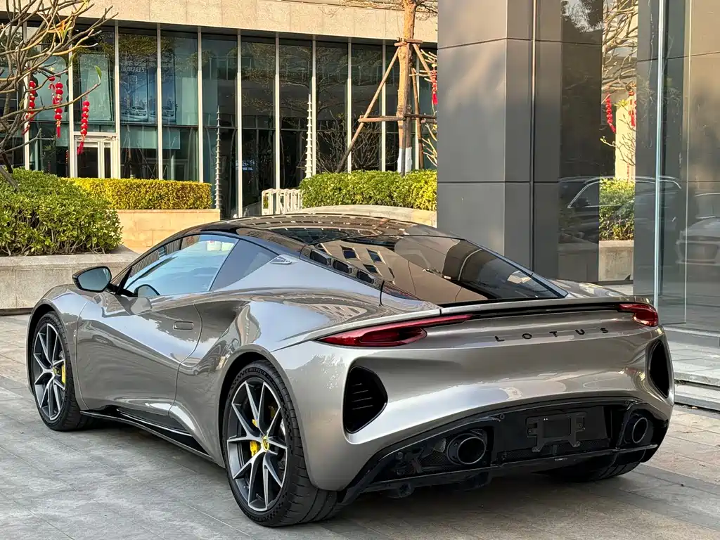 Lotus EMIRA 2025 — фото 10