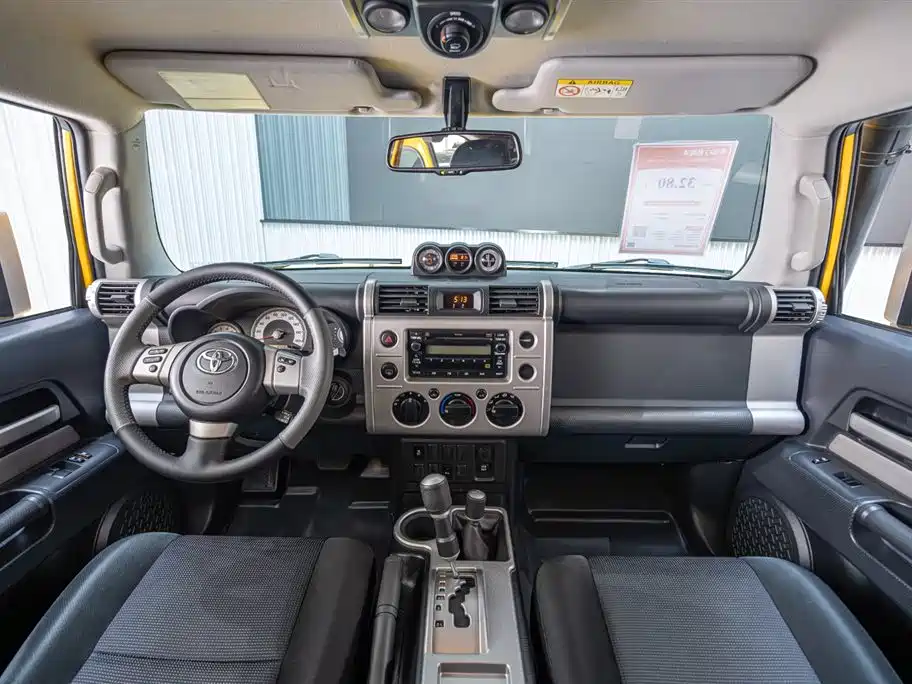 Toyota FJ Cruiser 2019 — фото 11