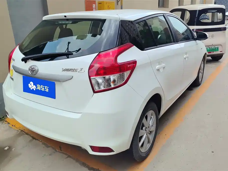 Toyota Yaris L 2015 — фото 2