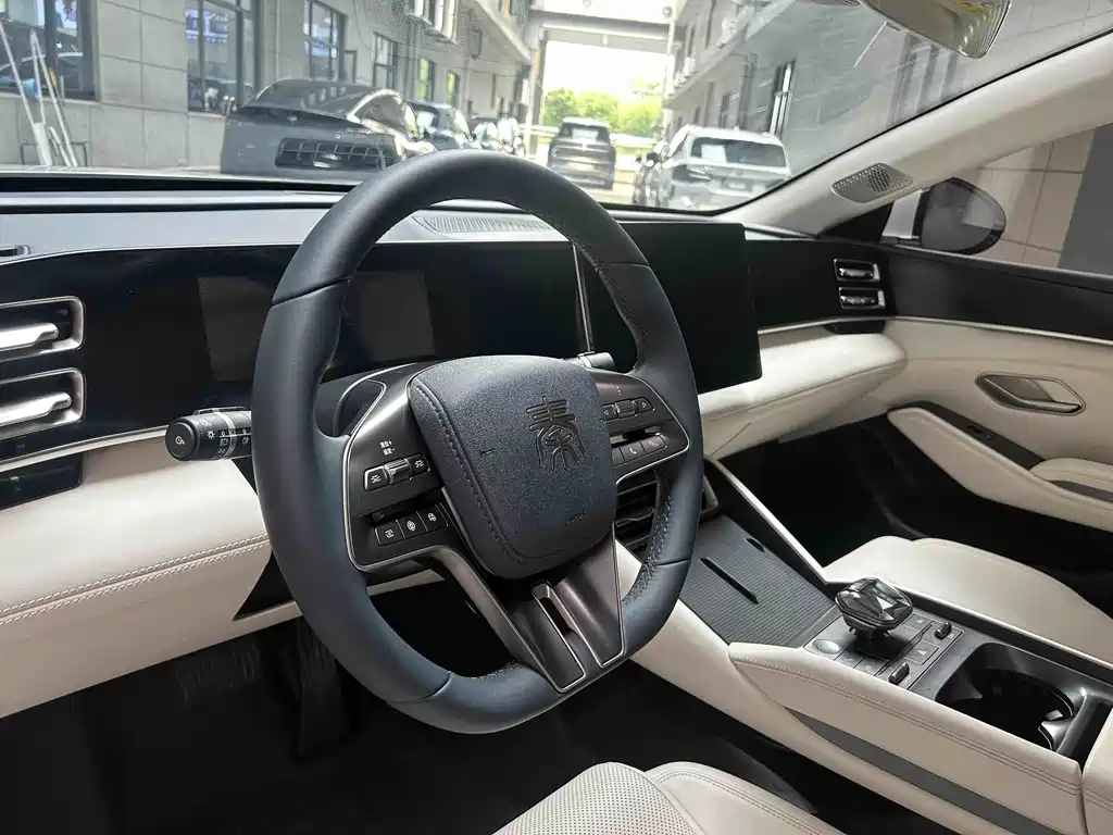 BYD Qin L 2024 — фото 12