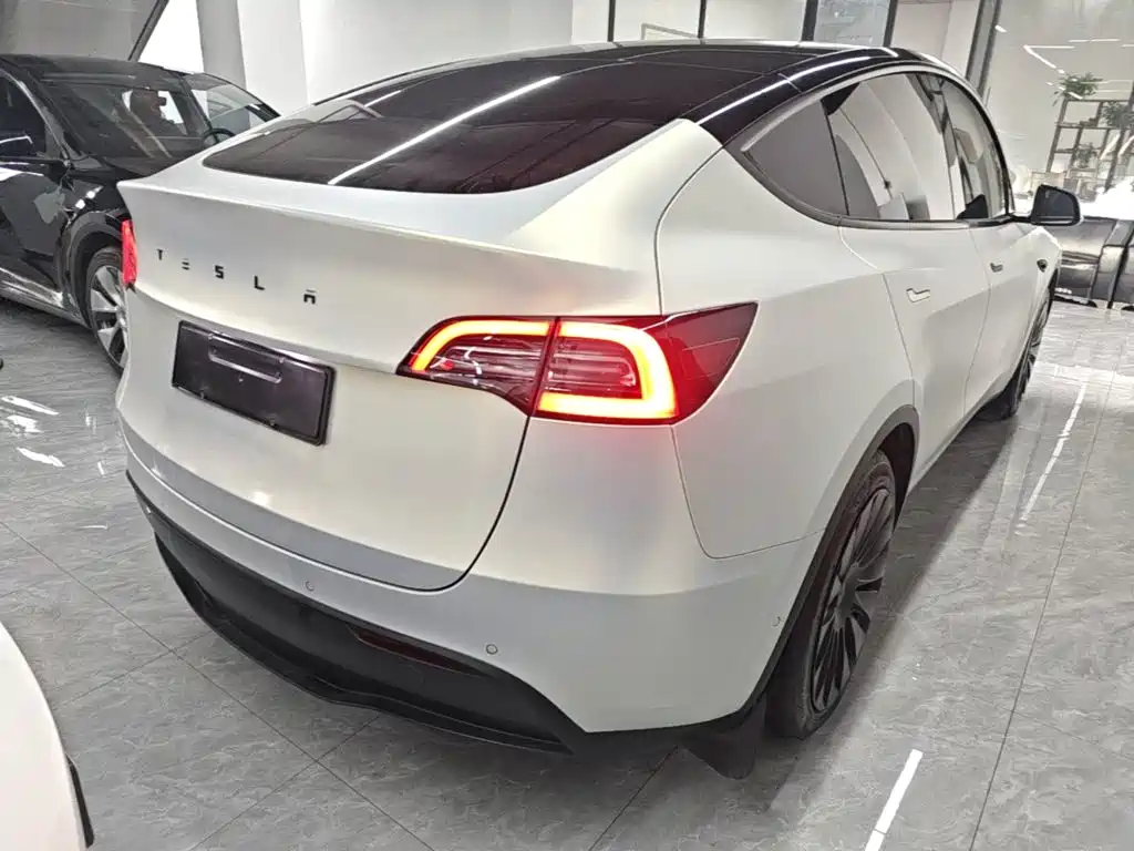 Tesla Model Y 2023 — фото 7