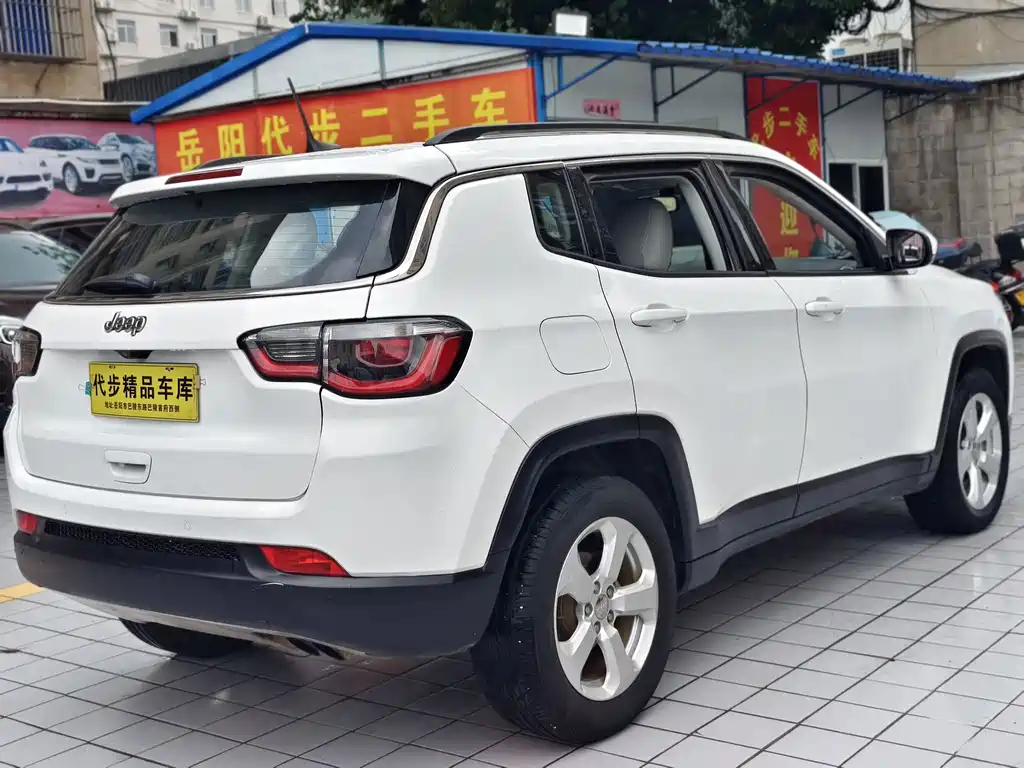 Jeep Compass 2017 — фото 19