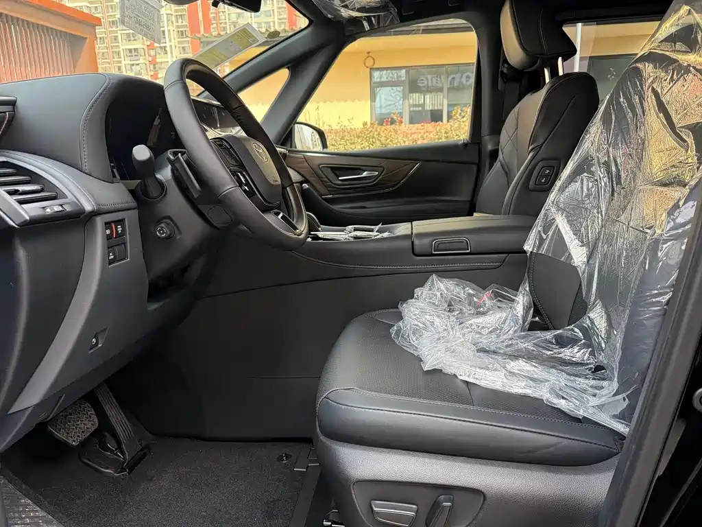 Toyota Alphard 2025 — фото 11