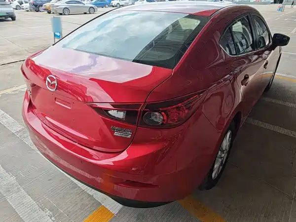 Mazda 3 Axela 2016