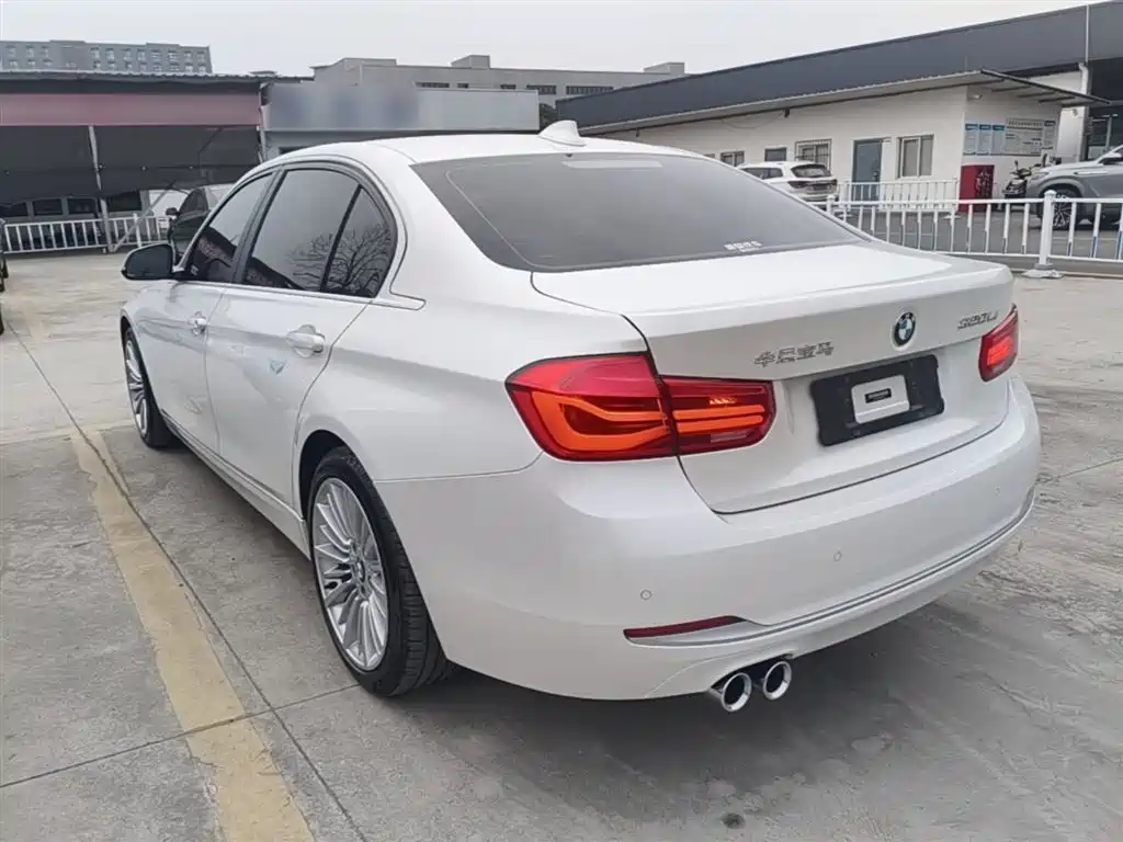 BMW 3 Series 2018 — фото 5
