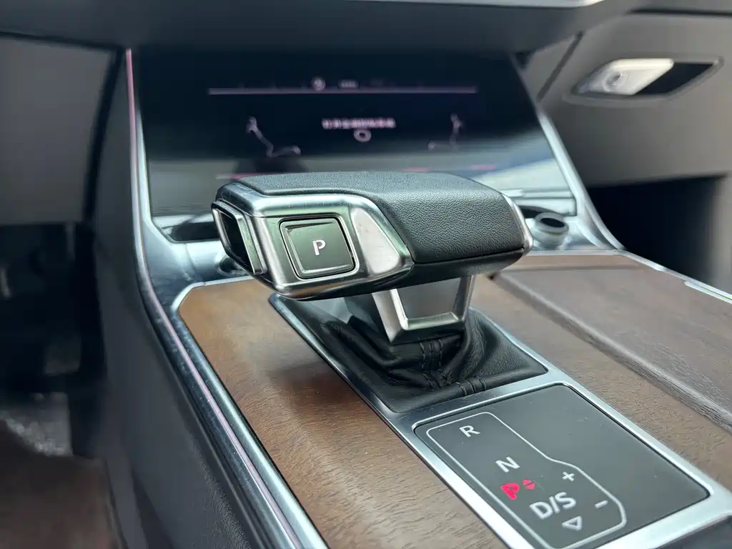 Audi A6L 2023 — фото 10