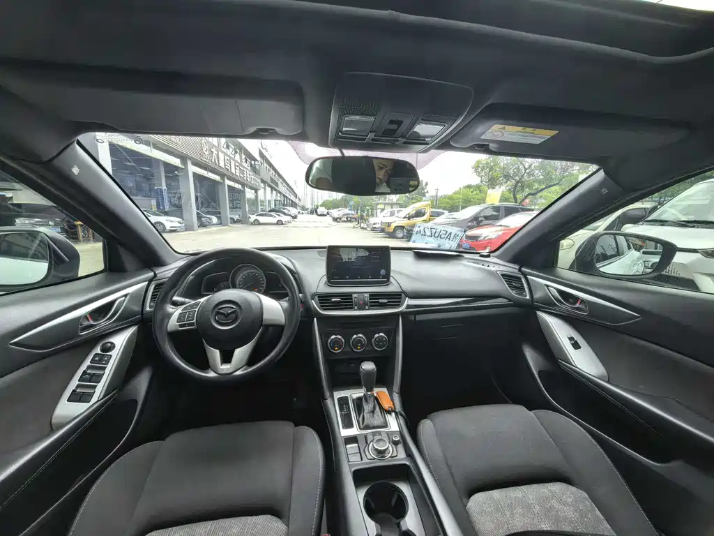Mazda CX-4 2016 — фото 8