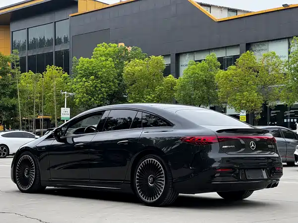 Mercedes-Benz EQS AMG 2023