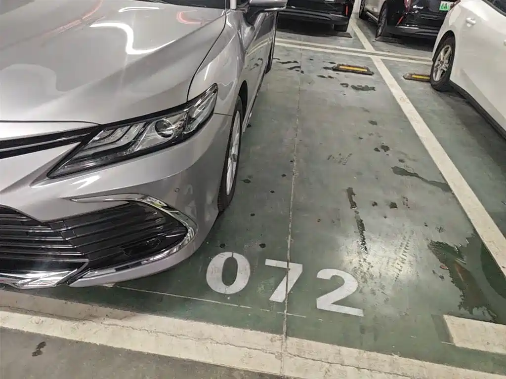Toyota Camry 2023 — фото 24
