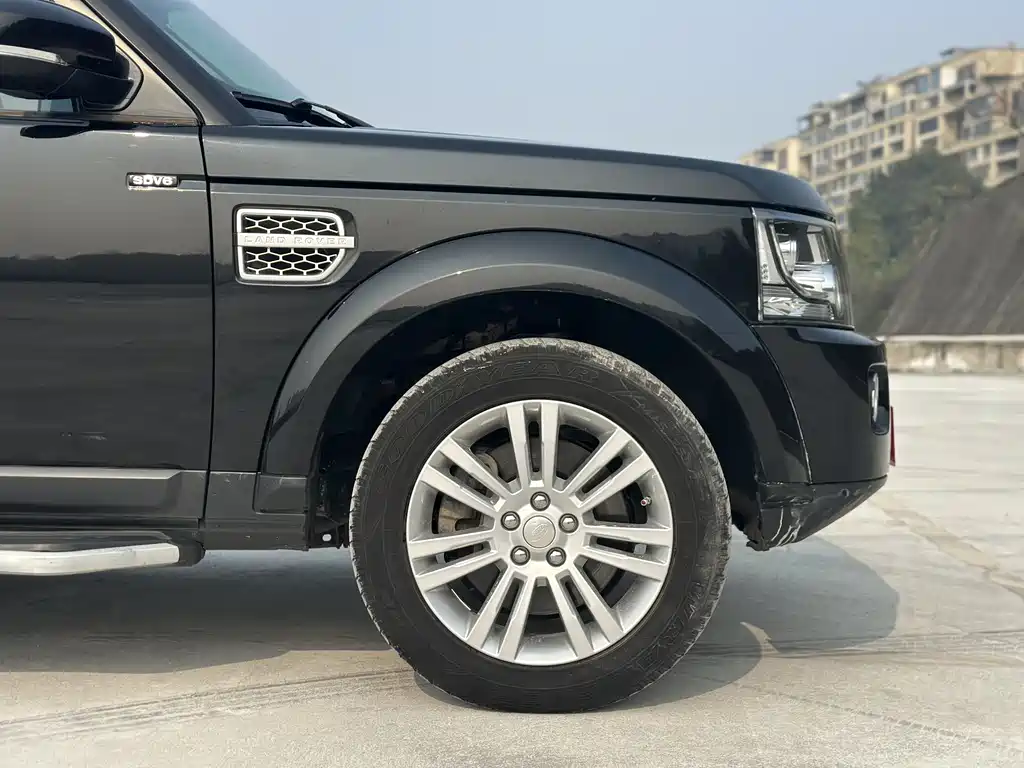 Land Rover Discovery 2014 — фото 17