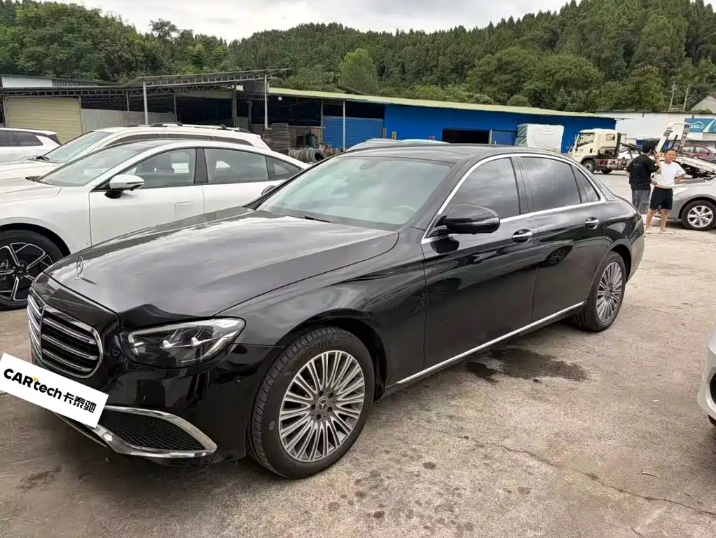 Mercedes-Benz E-Class 2023 — фото 1