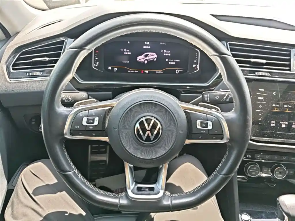 Volkswagen Tiguan L 2021 — фото 11