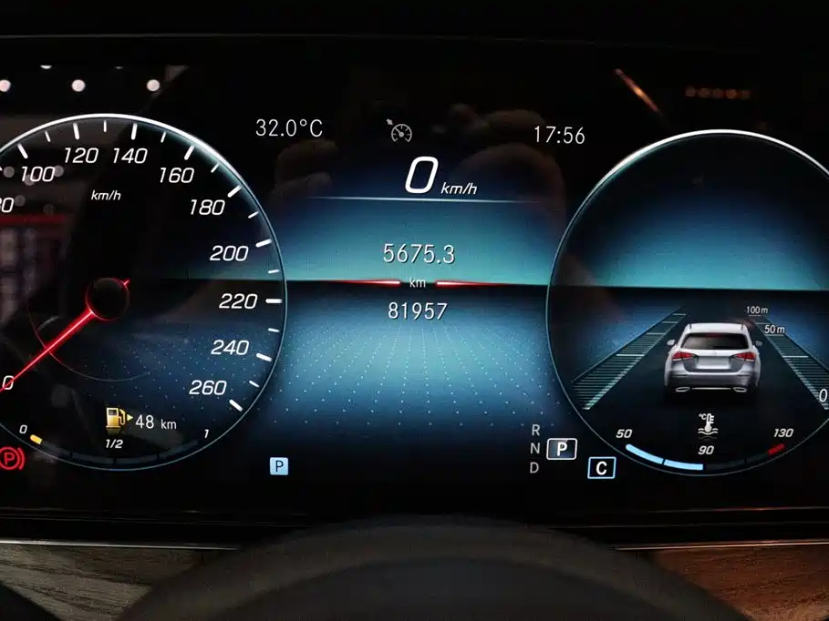 Mercedes-Benz E-Class 2021 — фото 17