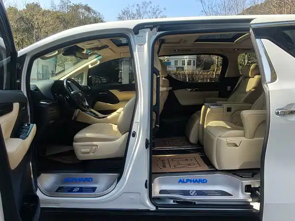 Toyota Alphard 2021