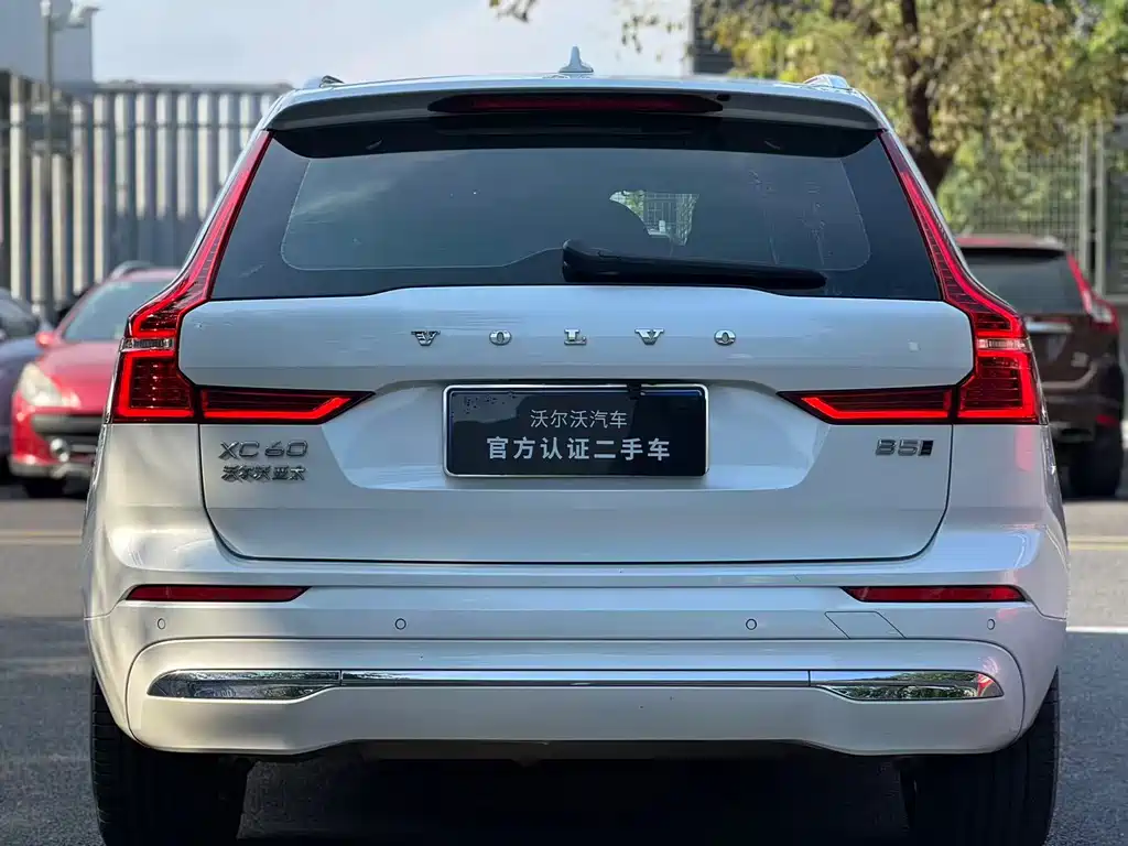 Volvo XC60 2022 — фото 10