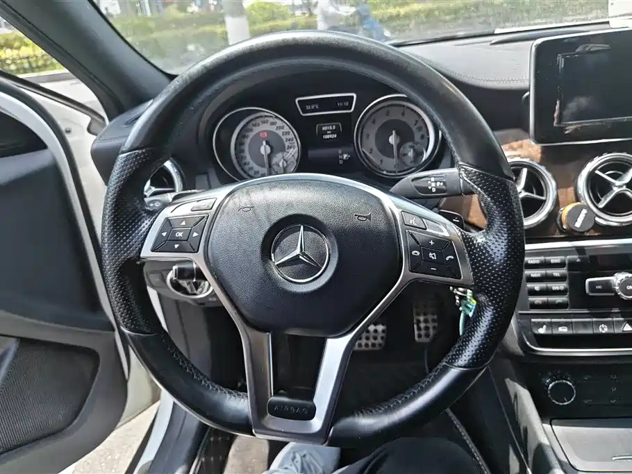 Mercedes-Benz GLA 2015 — фото 15