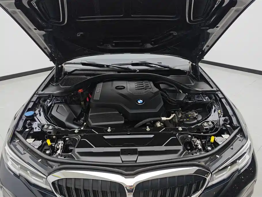 BMW 3 Series 2022 — фото 10