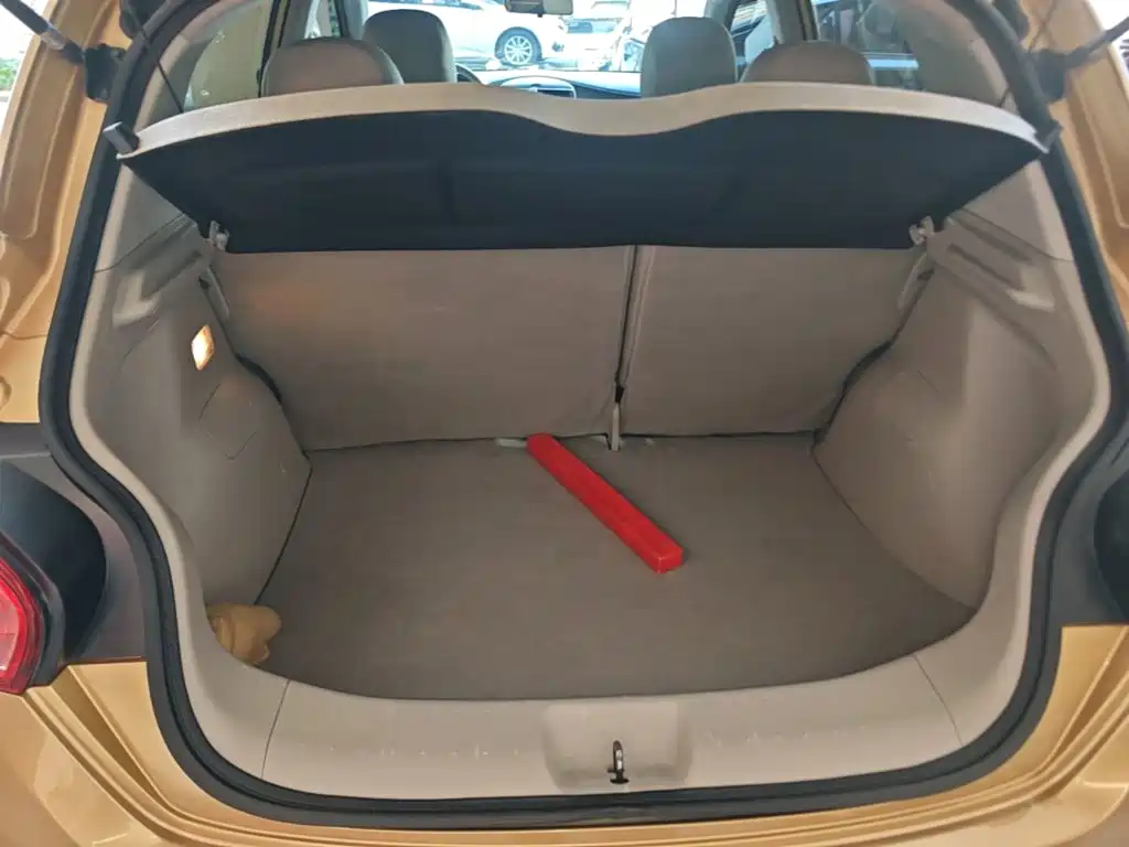 Nissan Tiida 2015 — фото 19