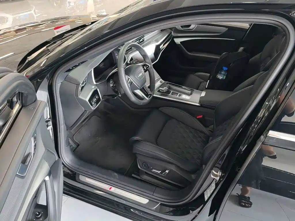 Audi A6L 2025 — фото 23