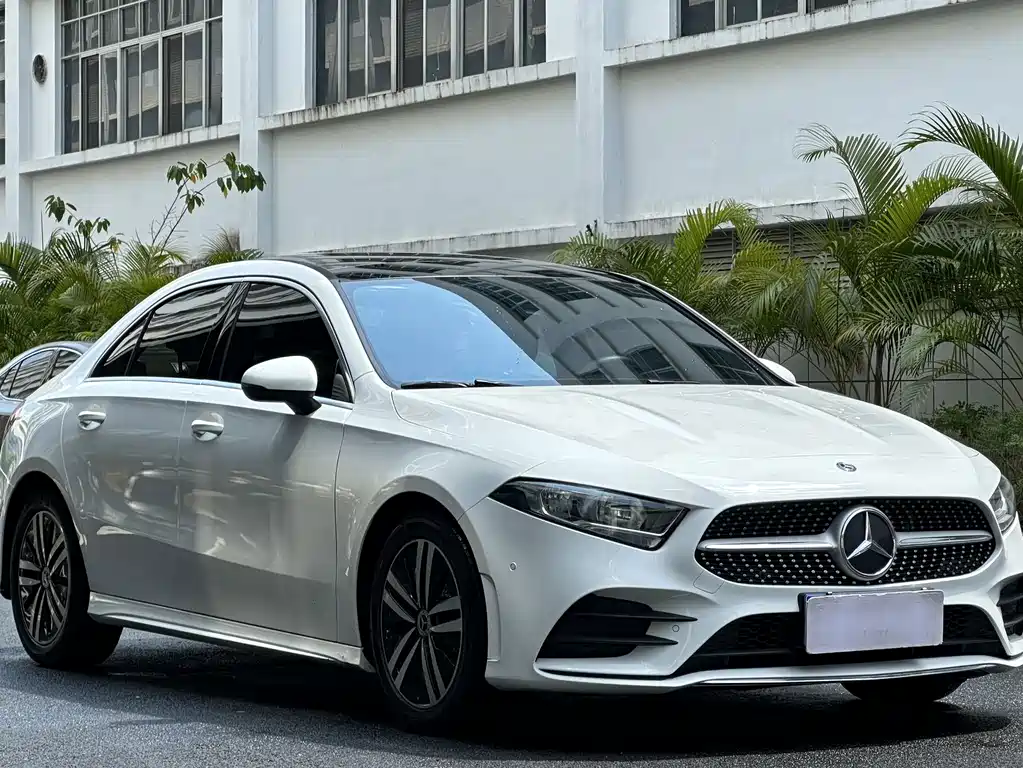 Mercedes-Benz A-Class 2019 — фото 3