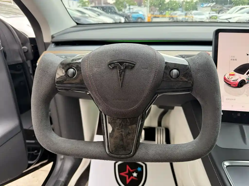 Tesla Model Y 2022 — фото 13