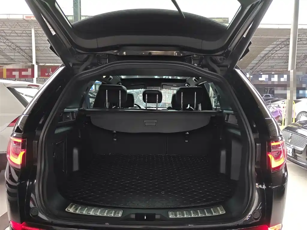 Land Rover Discovery Sport 2023 — фото 19