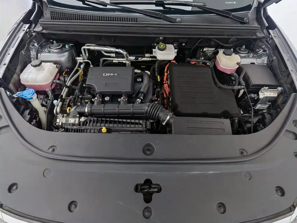 BYD Seal 05 DM-i 2025 — фото 6