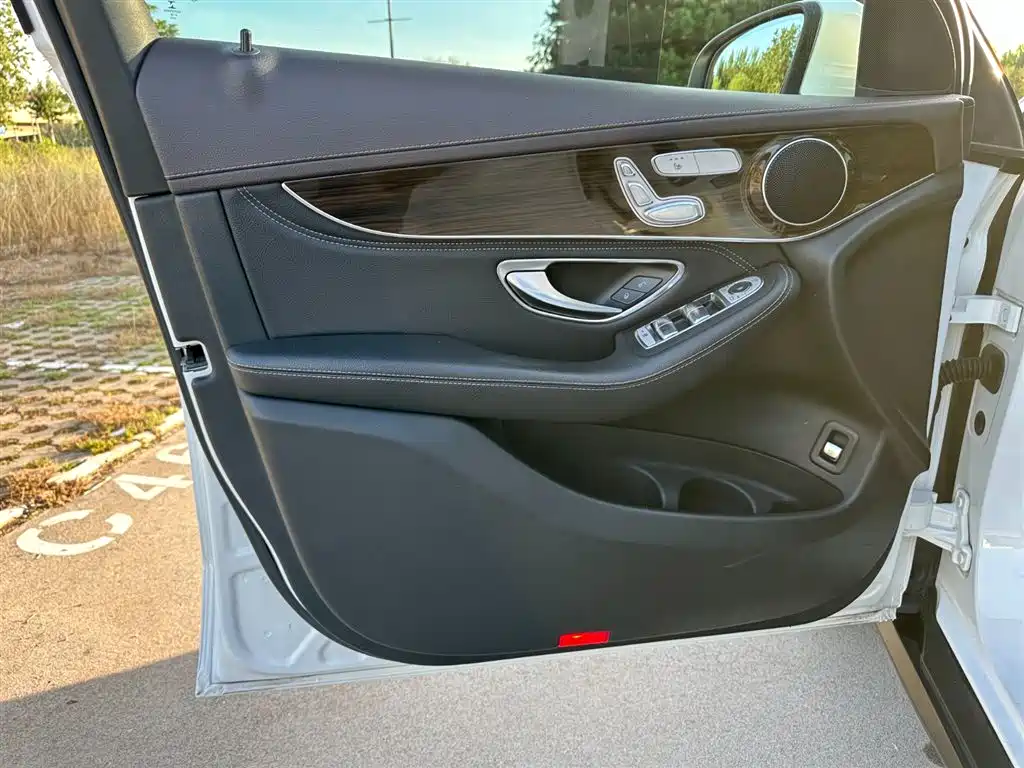 Mercedes-Benz GLC 2019 — фото 14